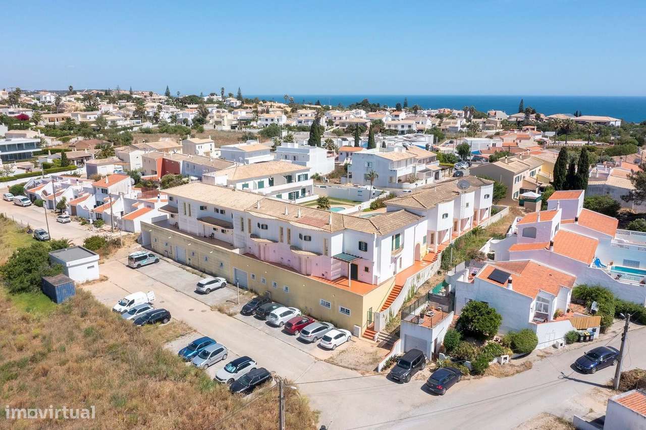 GARAGEM EM BOX PARA VENDA NOS MONTINHOS DA LUZ - Grande imagem: 2/10