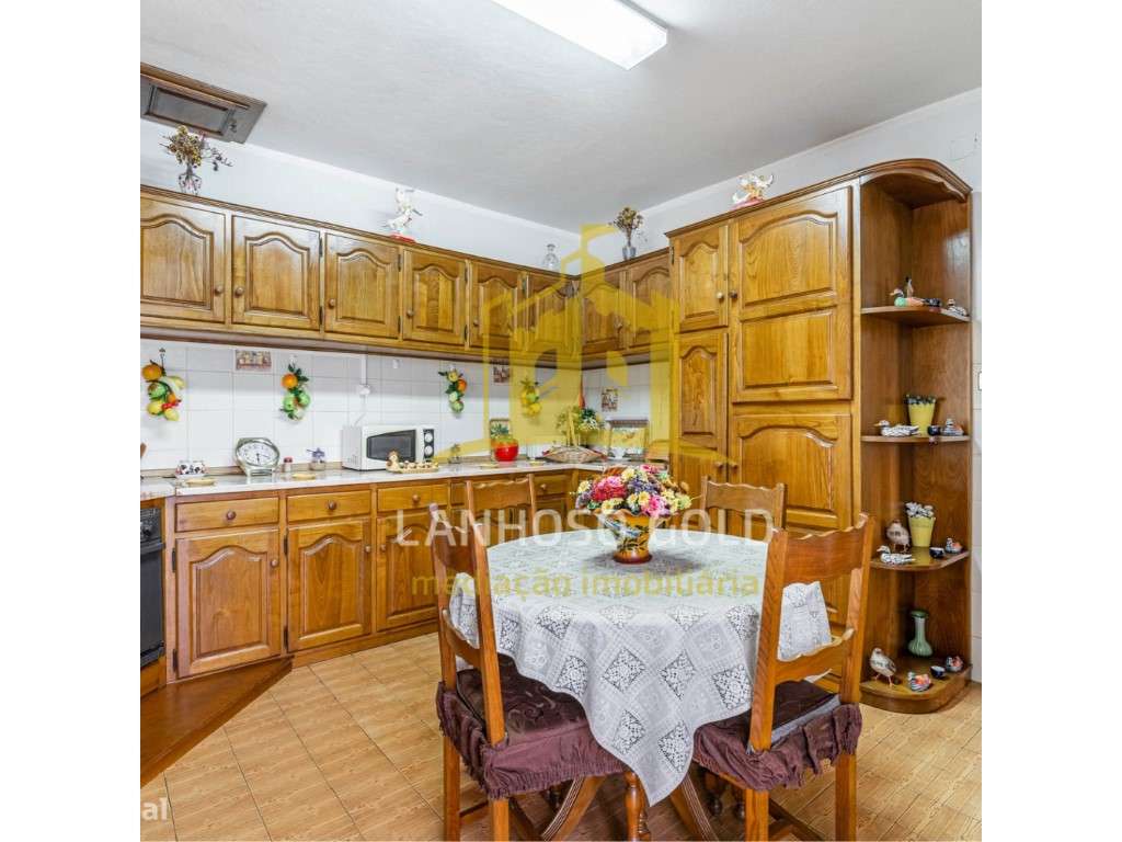 Moradia Bi Familiar - Grande imagem: 2/31