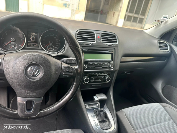 VW Golf 1.6 TDi Highline DSG - 6