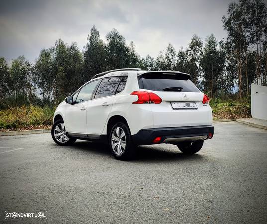 Peugeot 2008 1.2 PureTech Allure - 21