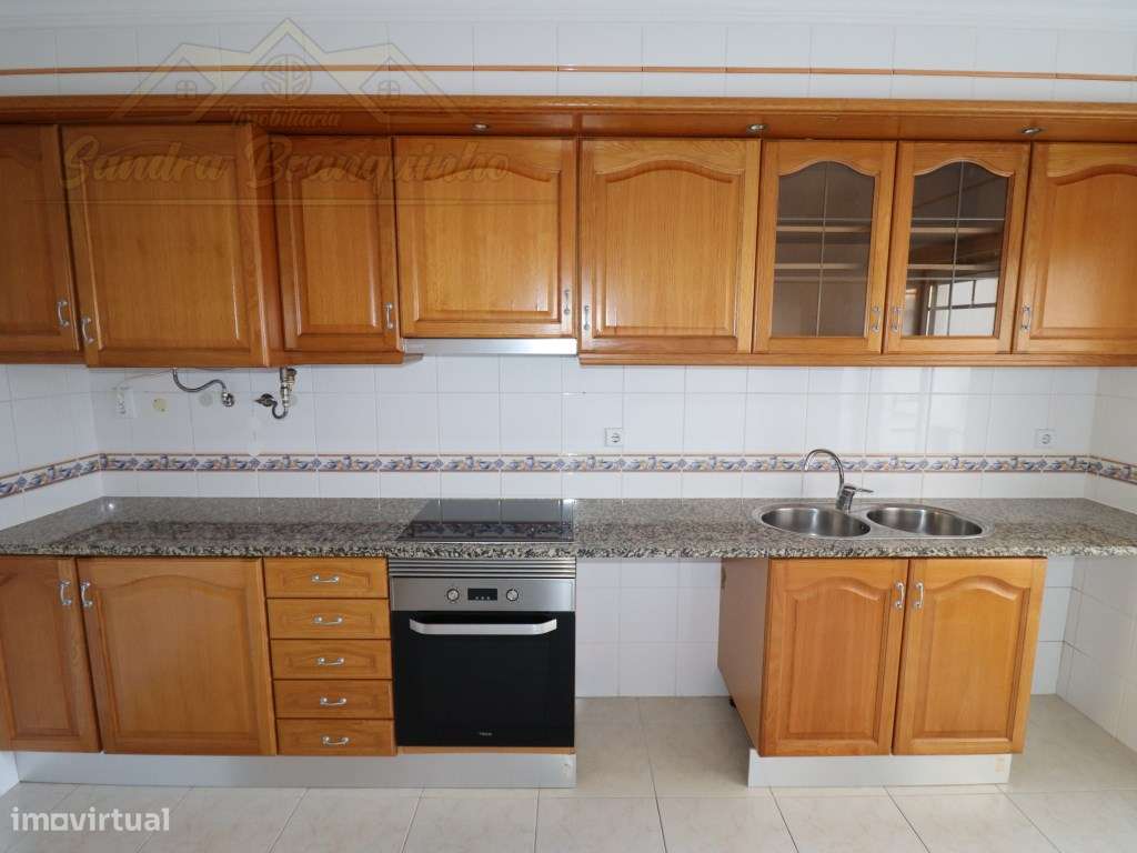 Apartamento T2 no centro Bombarral-12