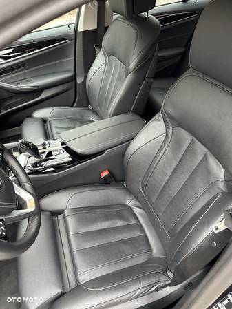 BMW Seria 5 530i xDrive mHEV Luxury Line - 11