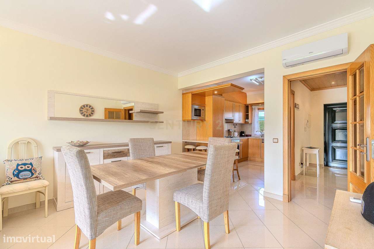 Apartamento T1 Praia da Coelha / Galé com Terraço e Box - Grande imagem: 5/36