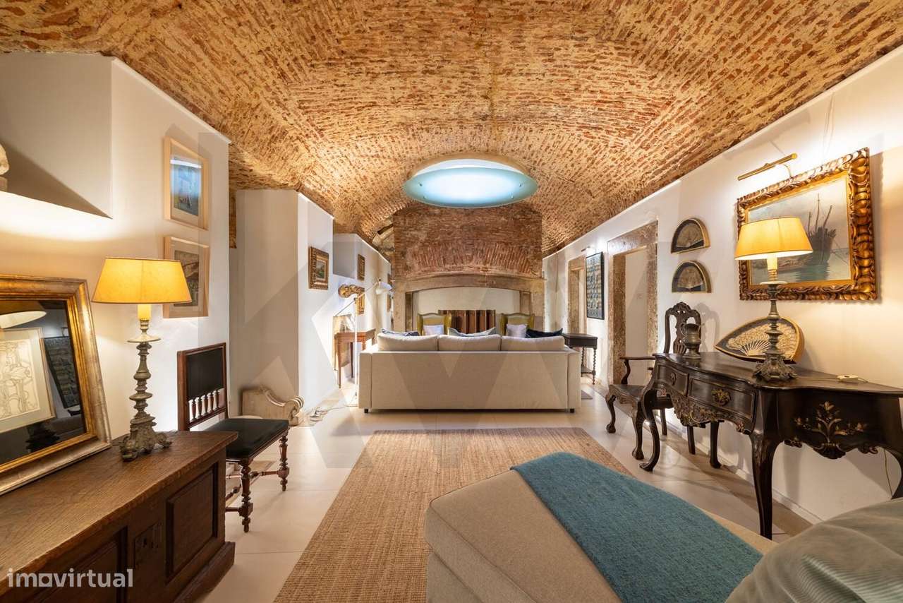 Apartamento T2 com história e carácter único em São Vicente – Lisboa - Grande imagem: 2/24