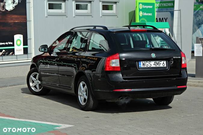 Skoda Octavia 1.8 TSI Ambiente - 11