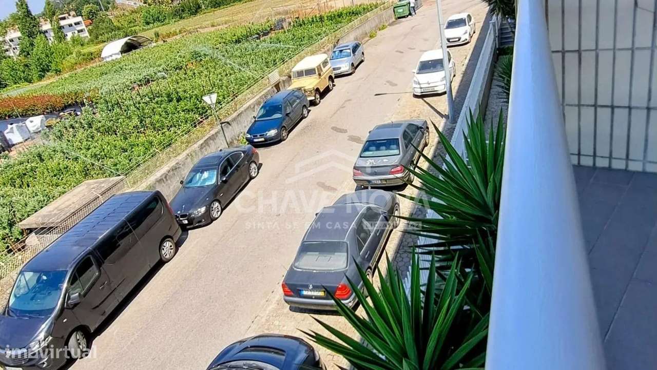 T2+1 Cond.Fechado c/piscina em Arcozelo (1000m)-28