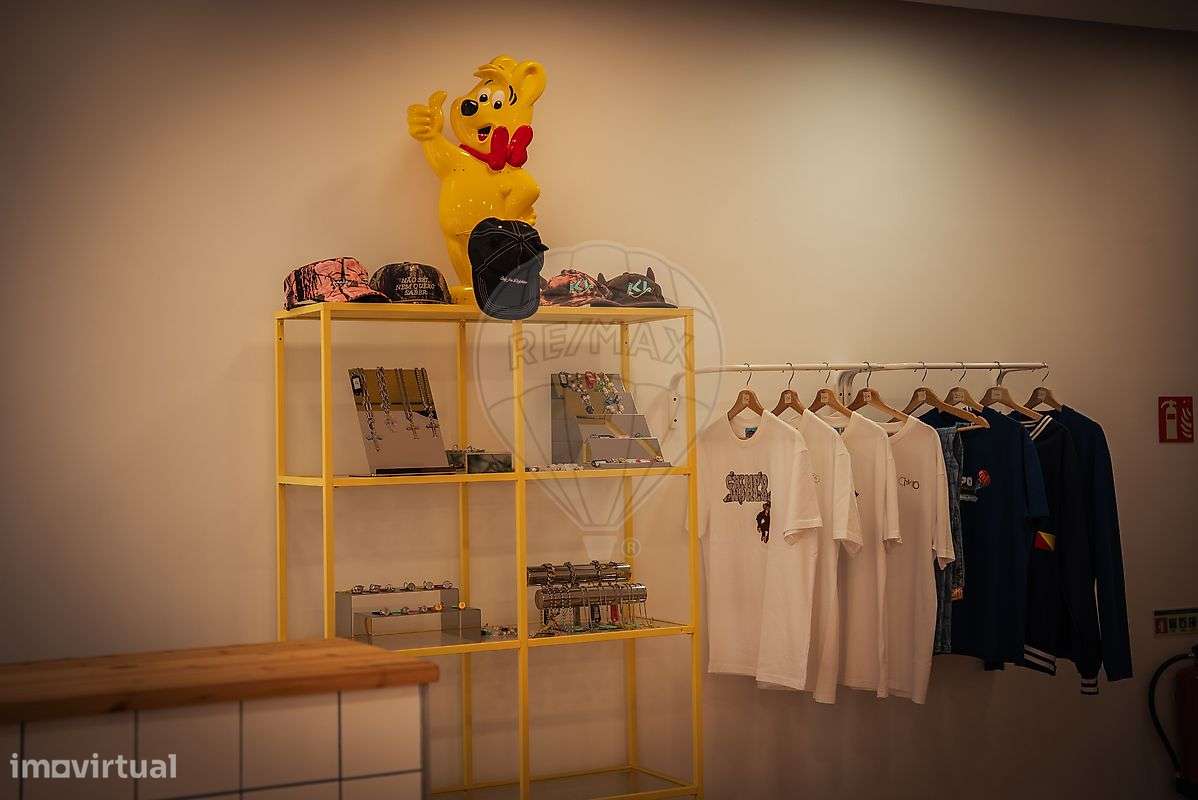 Trespasse de Barbearia em pleco centro de Braga-17