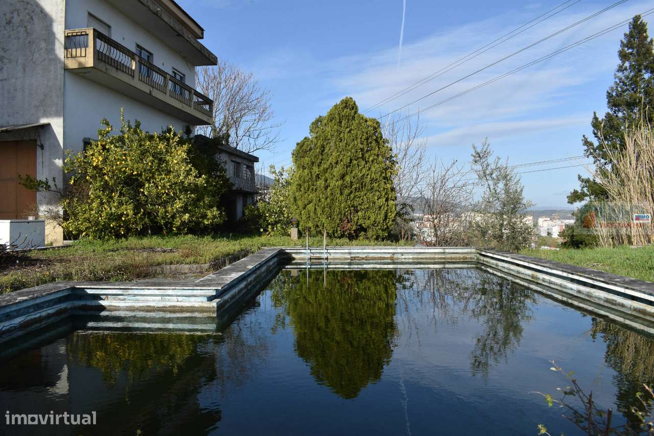 Moradia V8 c/ Terreno e Piscina - Covilhã - Grande imagem: 5/10