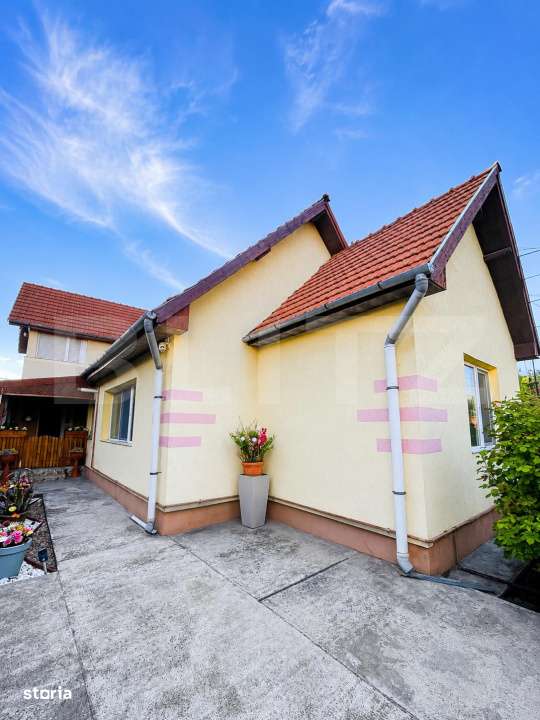 Casa cu etaj, 5 camere, 140 mp, zona Șarat, Campia Turzii