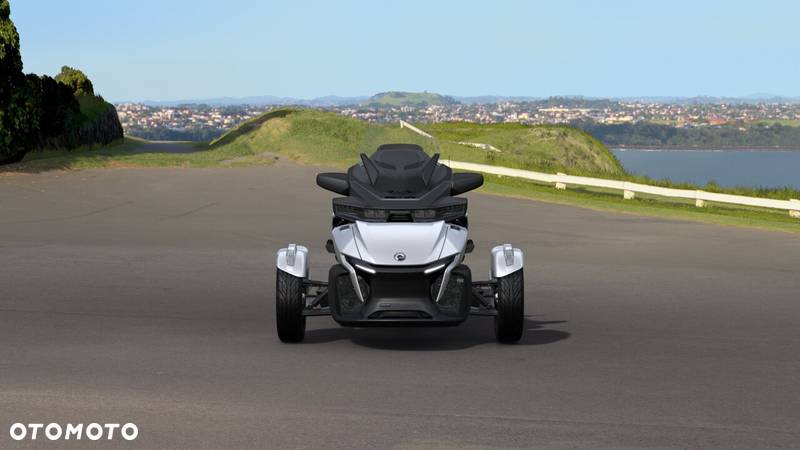 Can-Am Spyder - 12