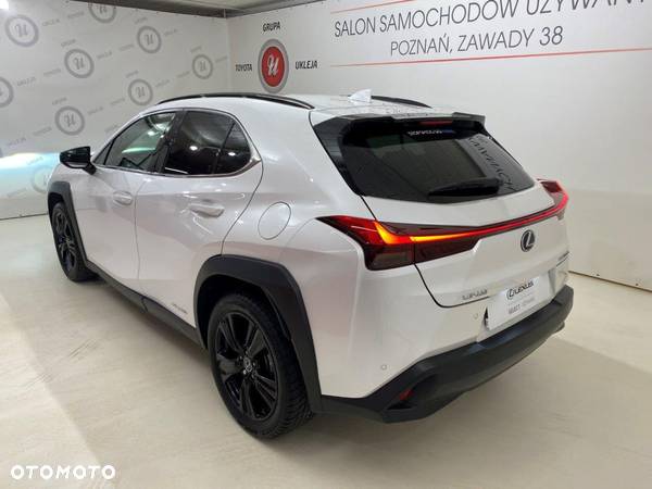 Lexus UX - 4