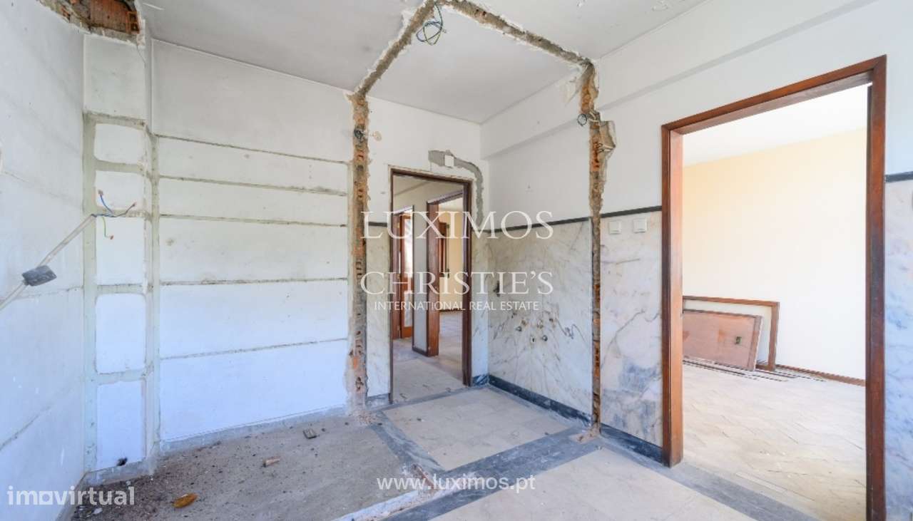 Moradia V4 com jardim, para venda, em Aldoar, Porto - Grande imagem: 3/18