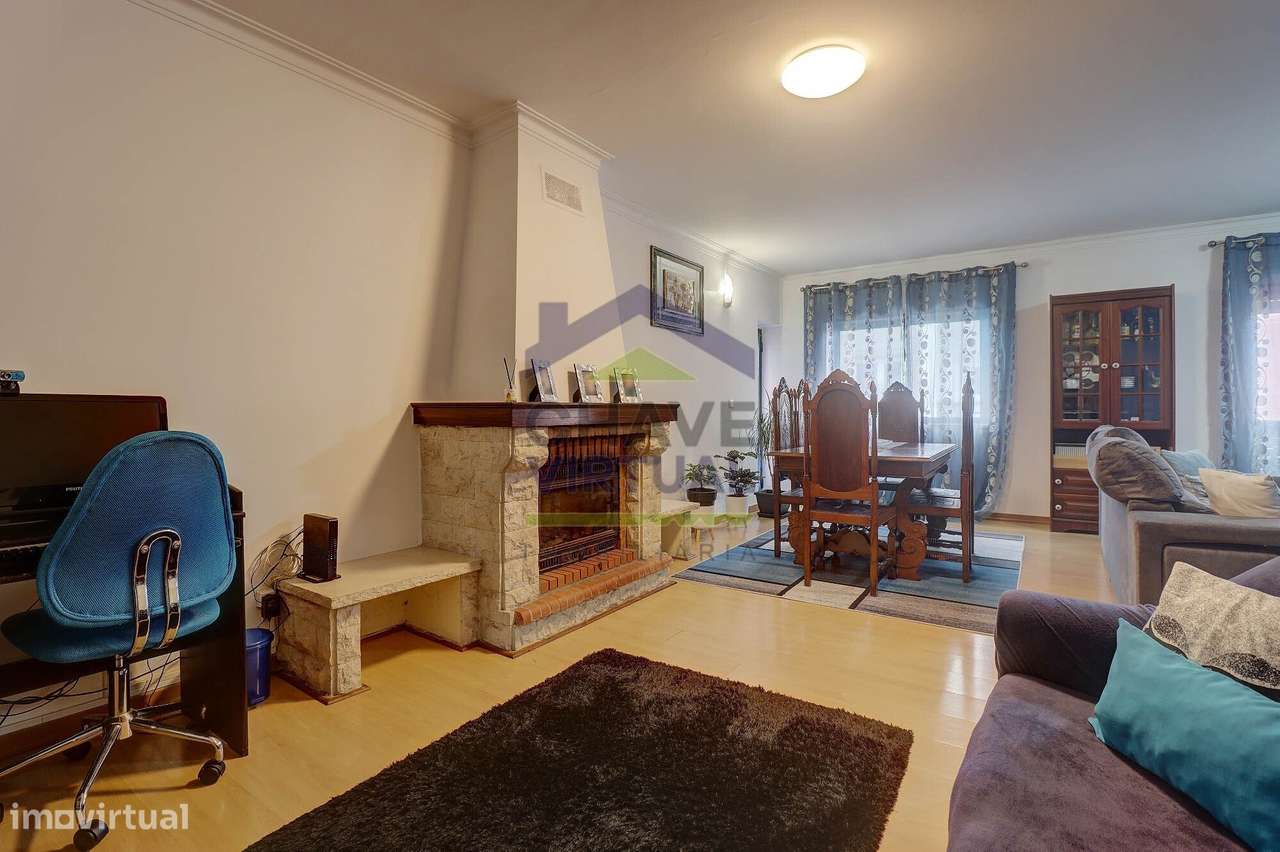 Apartamento T3 com Sótão Amplo - Centro Bombarral - Grande imagem: 4/42