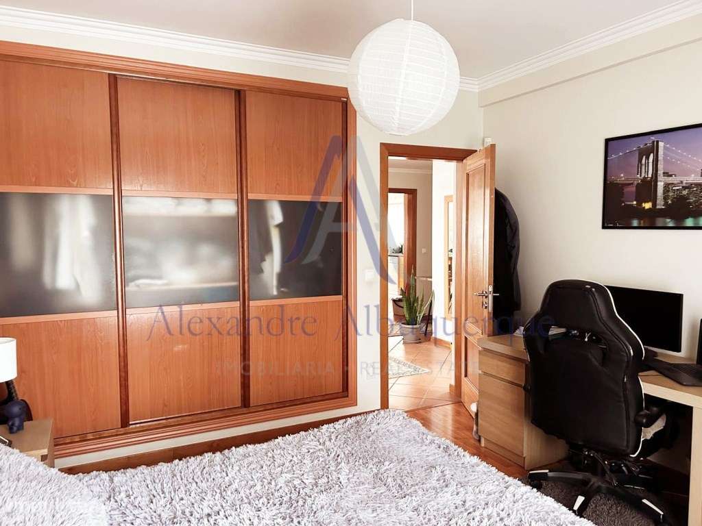 Moradia Isolada T3 com Piscina e Garagem em Azeitão-19