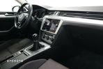 Volkswagen Passat 2.0 TDI SCR Comfortline - 17