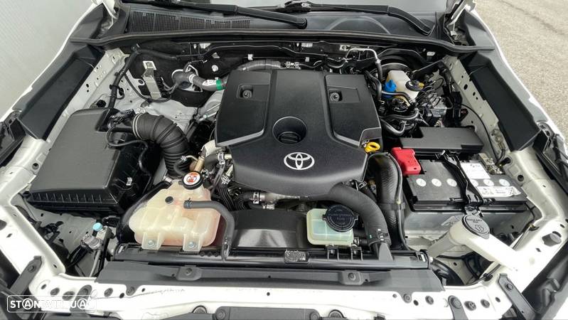 Toyota Hilux 2.4 D-4D 4X2 - 37