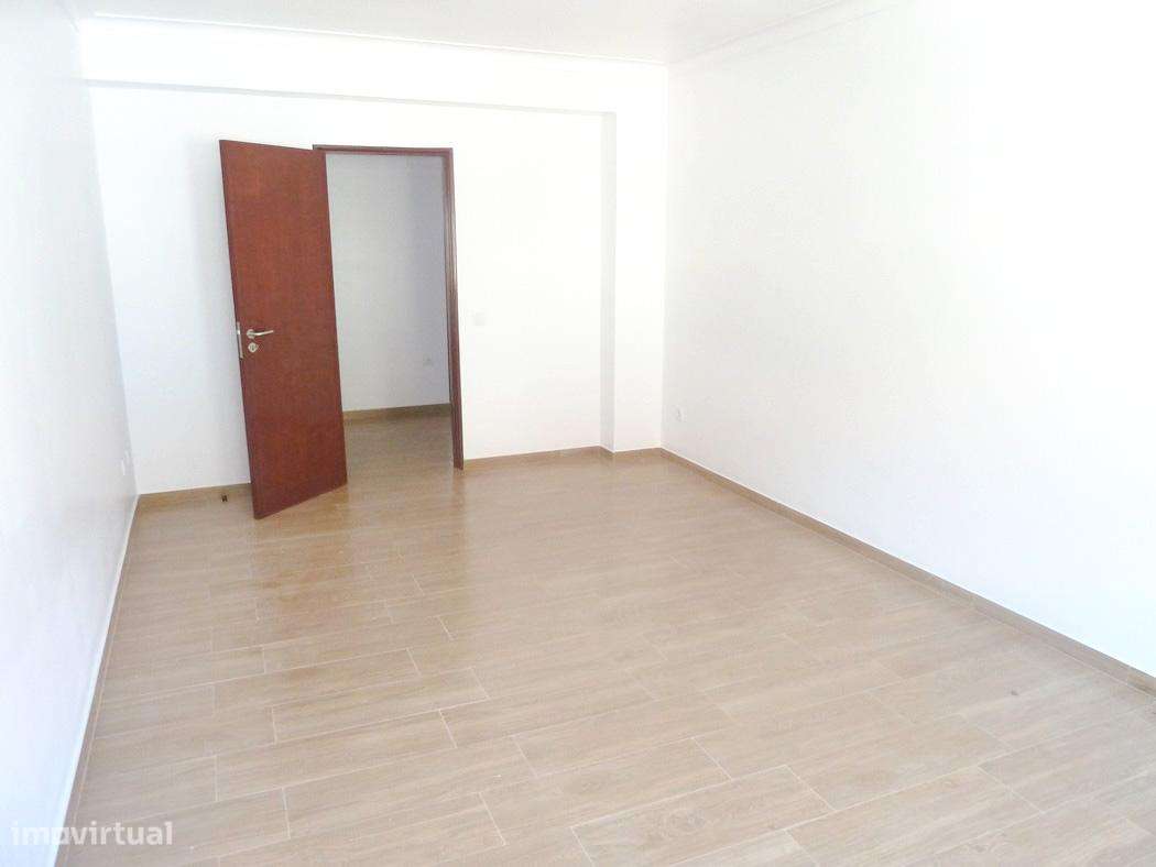 Apartamento T3 em Coimbra (R. Carlos Seixas) - Grande imagem: 4/13