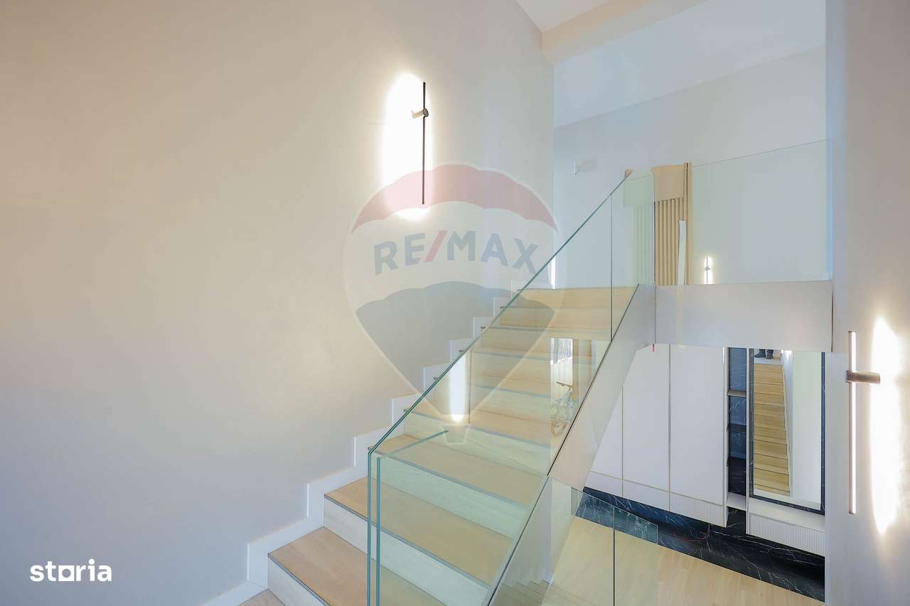 De vânzare Vilă cu 8 camere în Sânmartin, 290 mp util, teren 1100 mp-19