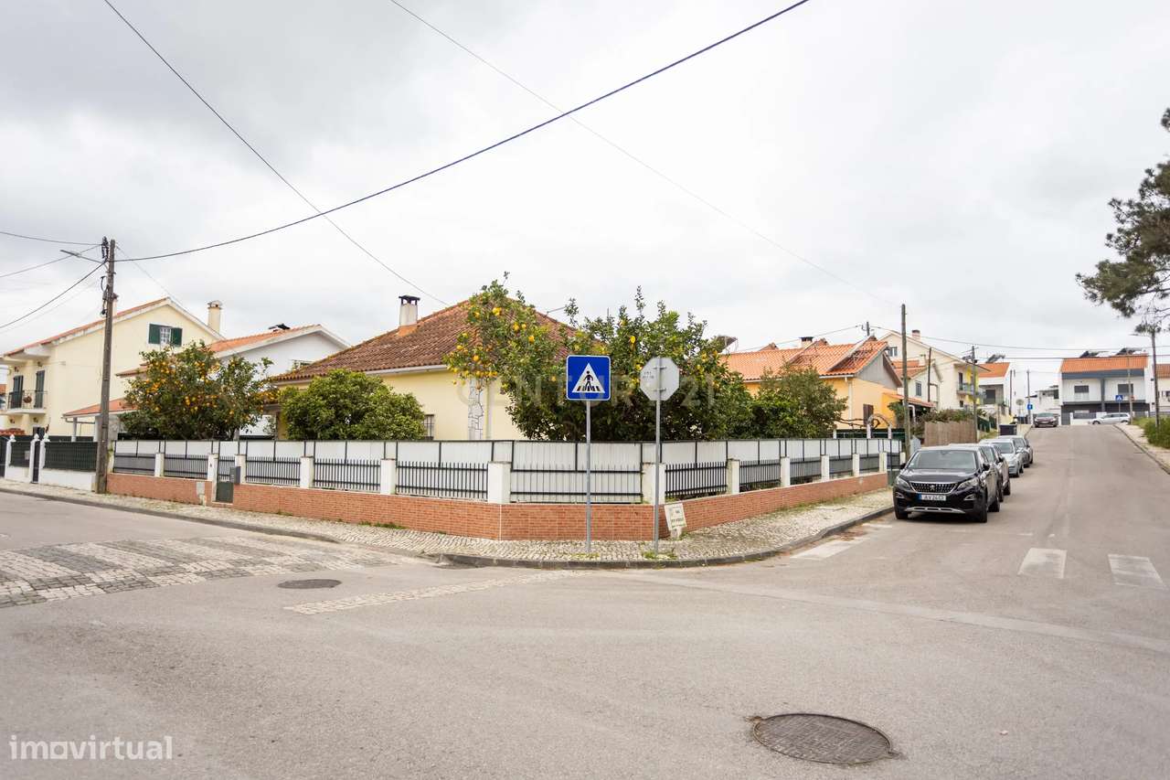 Moradia T3 Independente em Lote de 385 m² – Quinta do Conde, Sesimbra-29