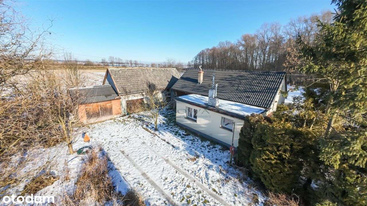 Dom z dużą działką w spokojnej okolicy-4