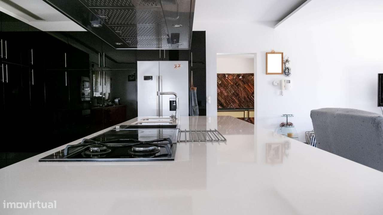 Moradia Térrea de 596m2 em Terreno de 10.000m2 | Paços de...-11