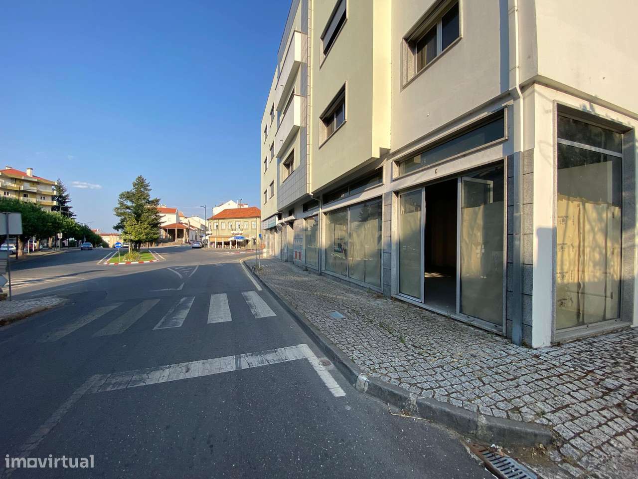 Espaço Comercial à venda no Fundão - Grande imagem: 2/10