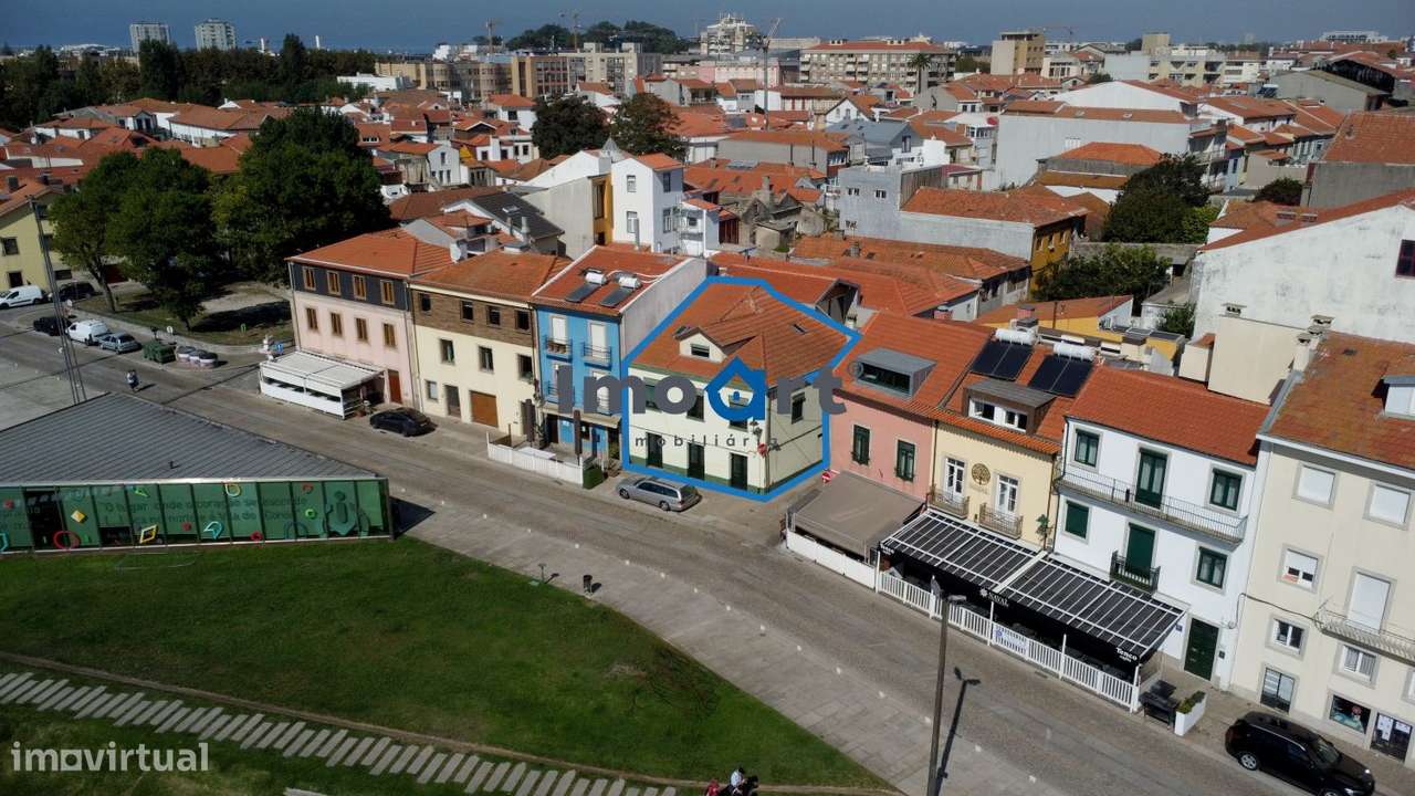 Prédio misto em frente ao Rio e Marina de Vila de Conde, com projeto-3