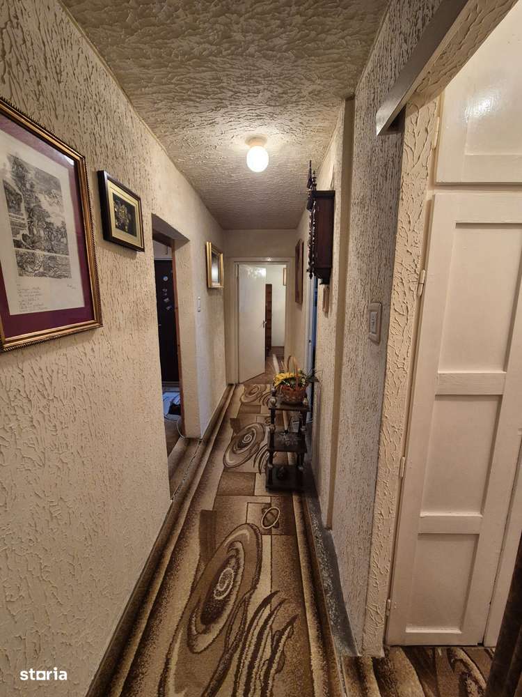 Apartament 4 camere, etajul.1, Moroasa-11