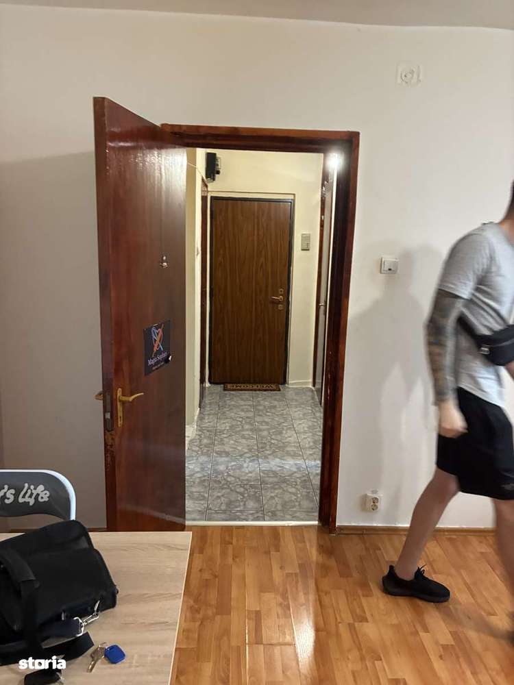 Garsoniera la metrou 1 decembrie - Imagine principală: 5/9