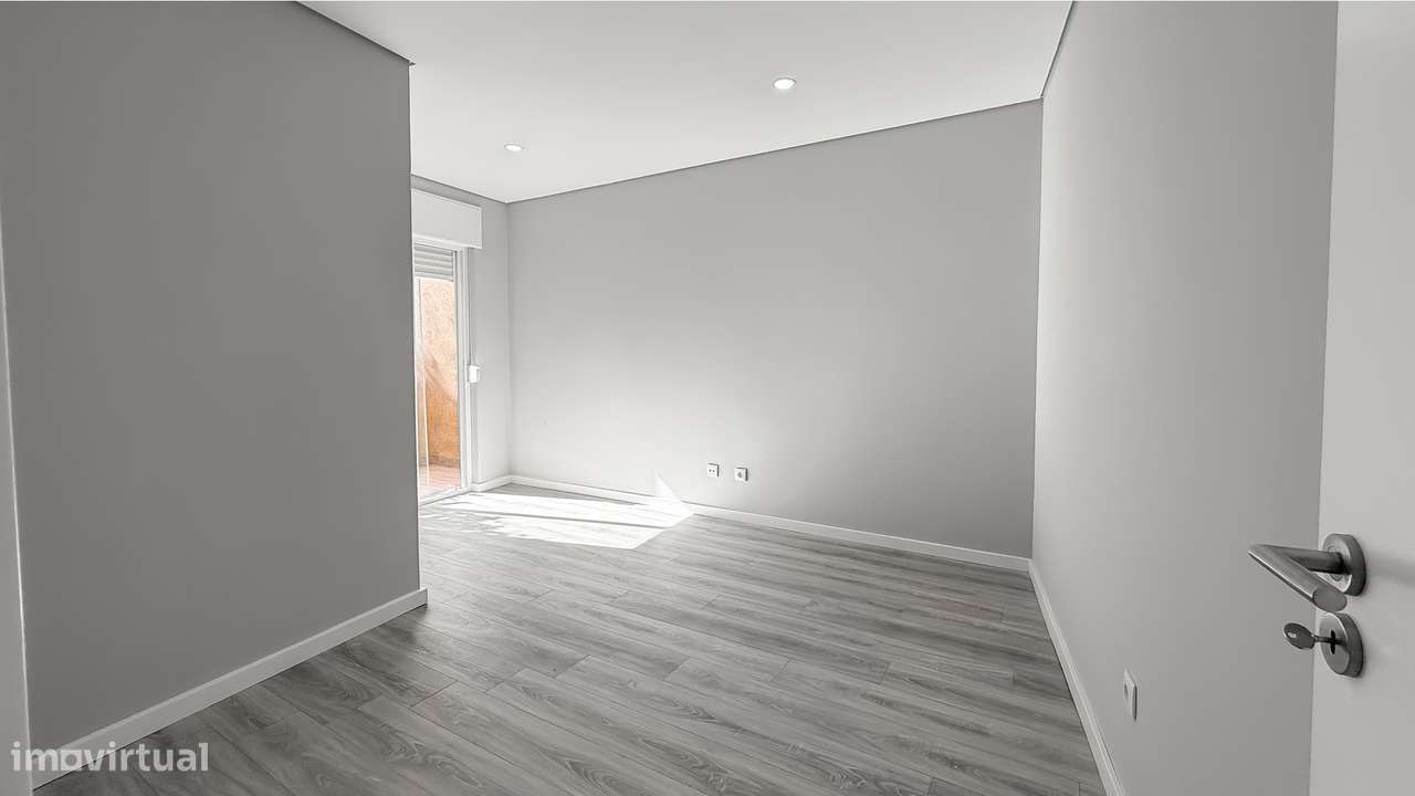 Apartamento T3 com logradouro, totalmente renovado-6