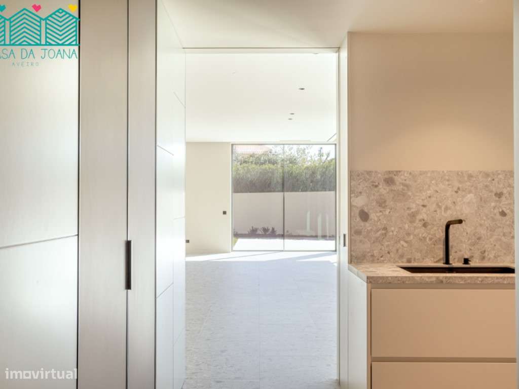 Moradia T5+1 com Piscina em Cascais-11