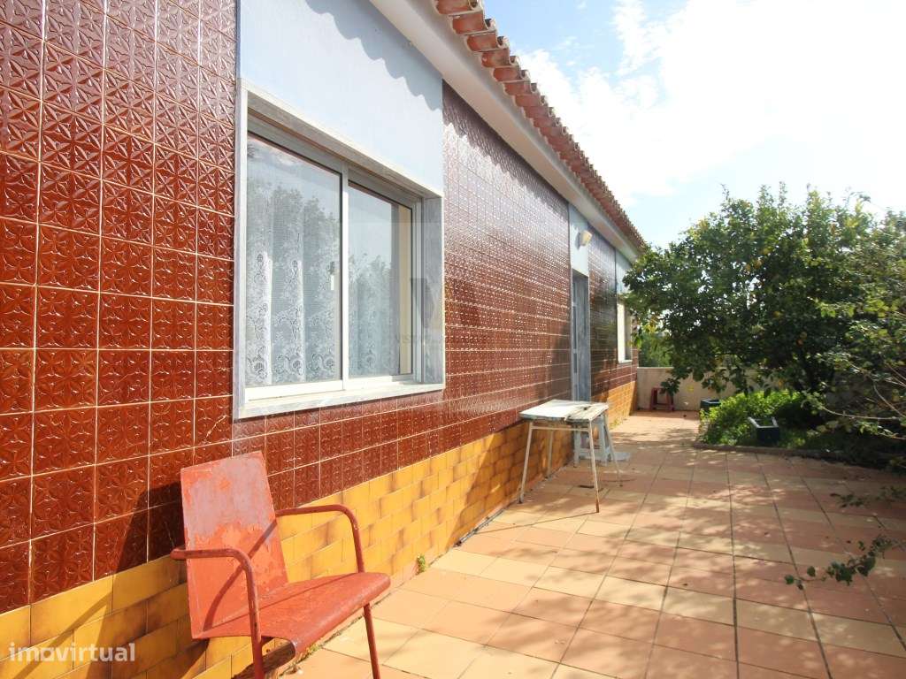 Moradia T3 independente com 8.490 m² de Terreno-8