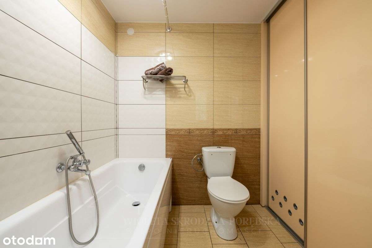 Dom przy lesie z dużą działką-13