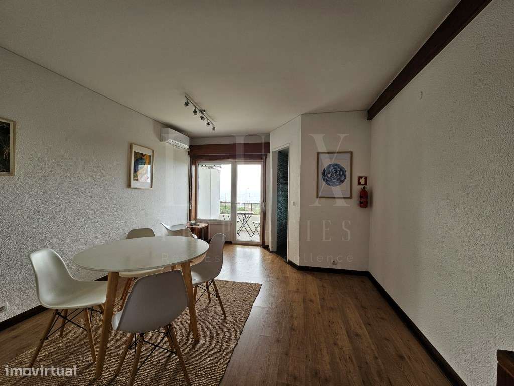 APARTAMENTO T1 EM CARCAVELOS COM VISTA MAR 1ª LINHA A 200m DA PRAIA-16