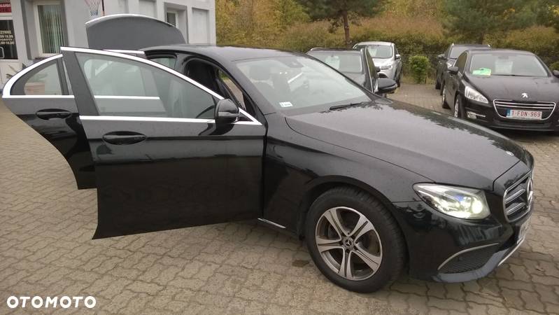 Mercedes-Benz Klasa E 220 d 4-Matic 9G-TRONIC - 22