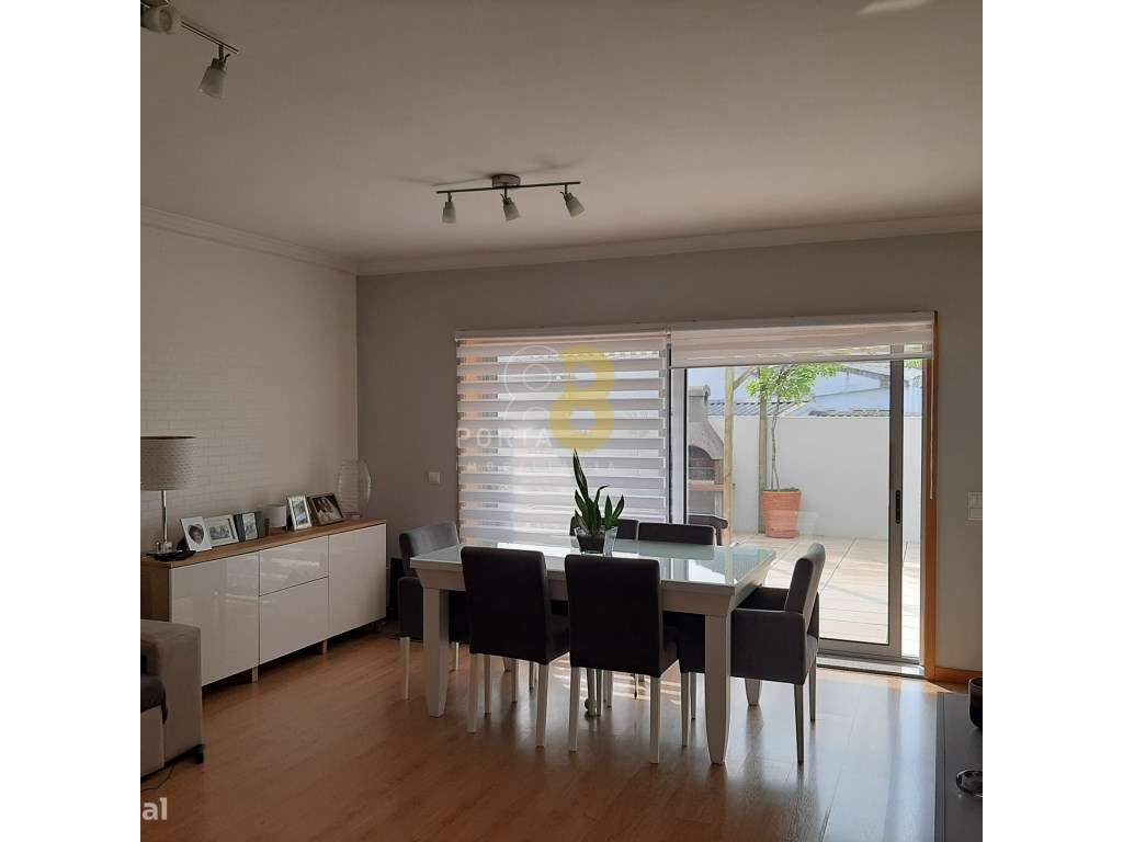 T2 com Terraço - Senhora da Hora-3