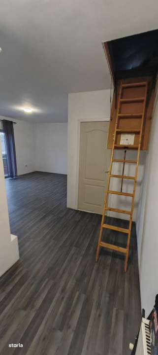 OPORTUMITATE ! APARTAMENT cu suprafata totala de 80 mp - Imagine principală: 3/4