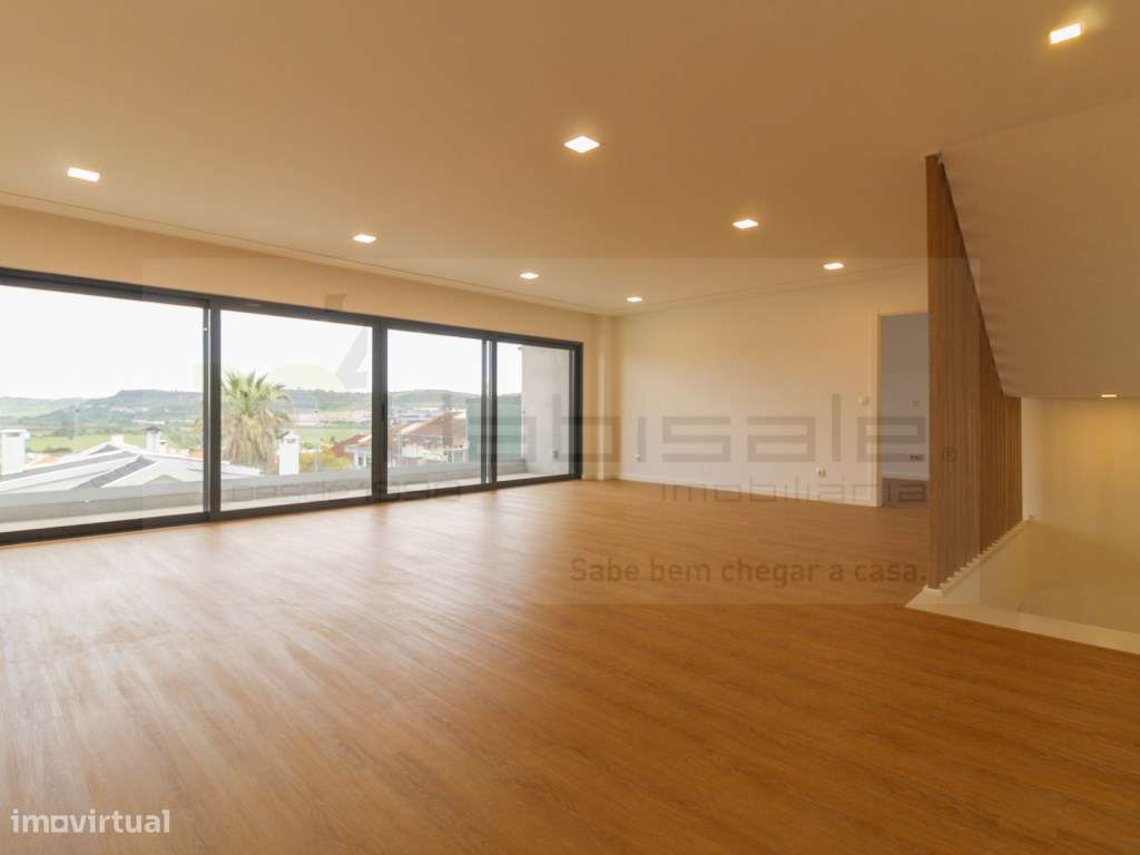 Moradia de Luxo com elevador, piscina e vista panorâmica, em Loures-39