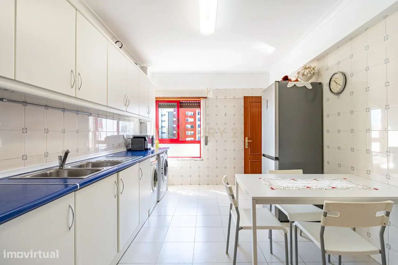 Excelente apartamento T2, com 2 elevadores em Loures.-10
