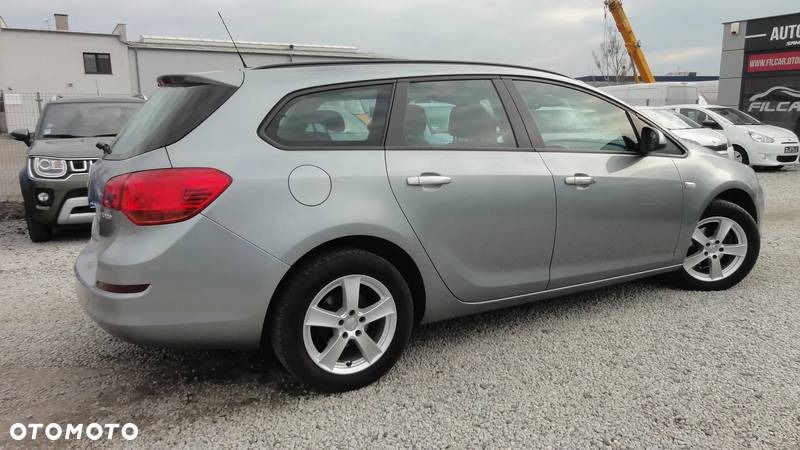 Opel Astra IV 1.4 T Cosmo - 16