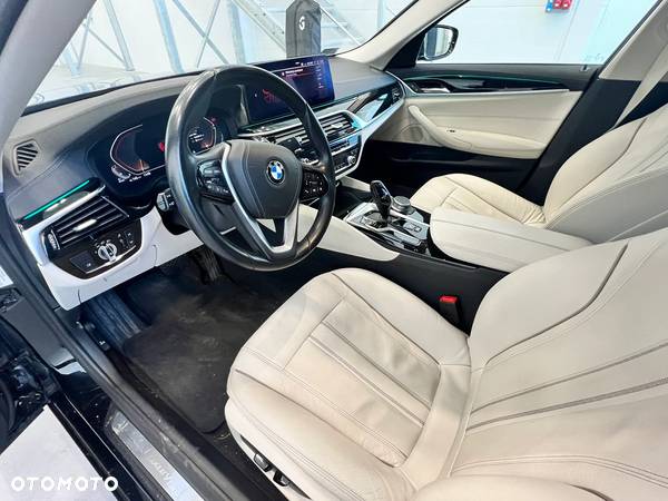 BMW Seria 5 520d xDrive Luxury Line - 27