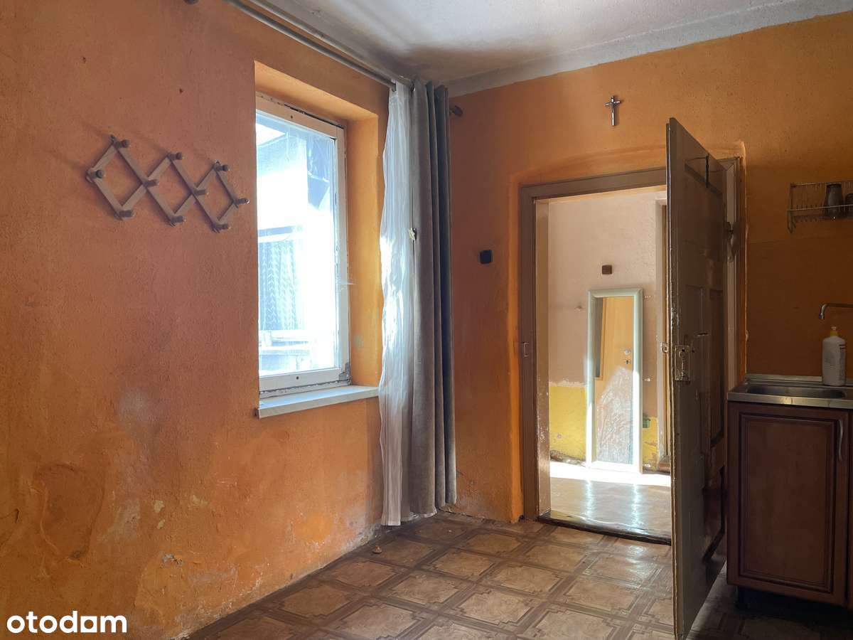 dom do remontu  z ładna południową działką-8