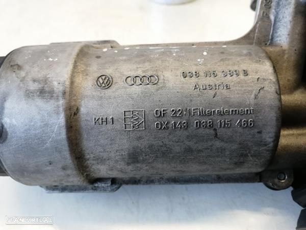 Copo / Corpo / Suporte Filtro Volkswagen Passat (3B3) - 2