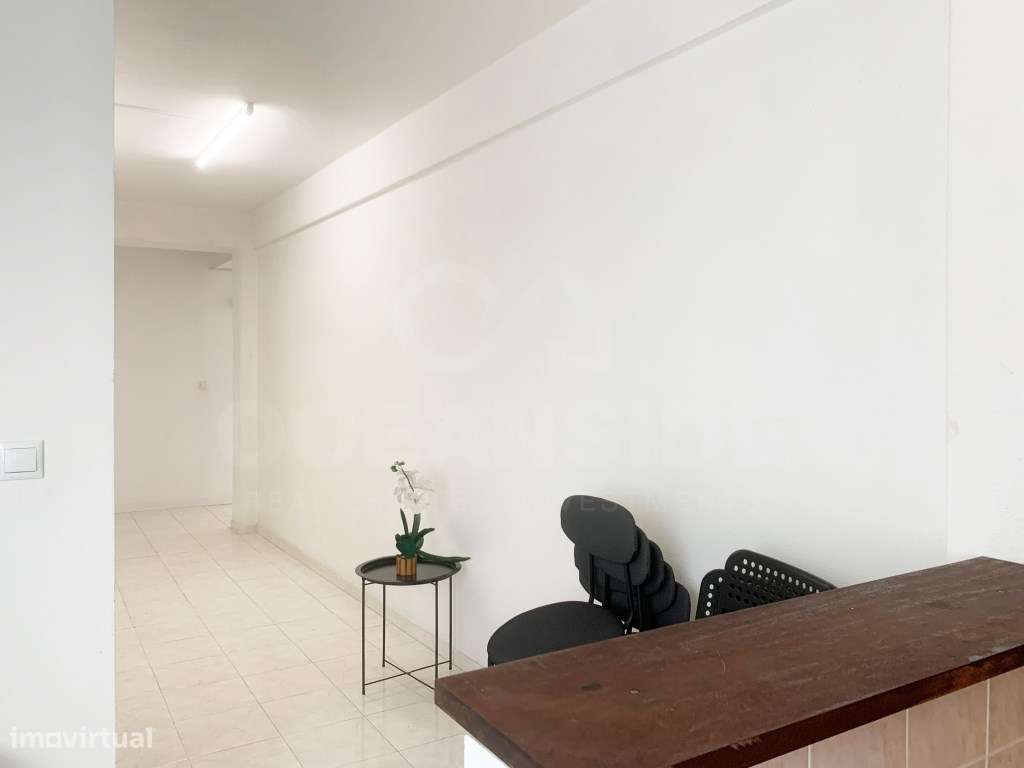 Escritorios/salas na Pontinha - Grande imagem: 2/15