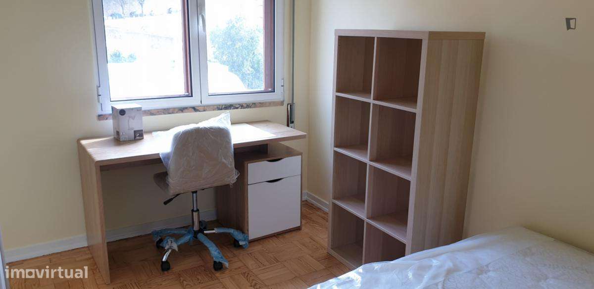 Quarto - localizado em Montarroio Coimbra - Grande imagem: 2/10