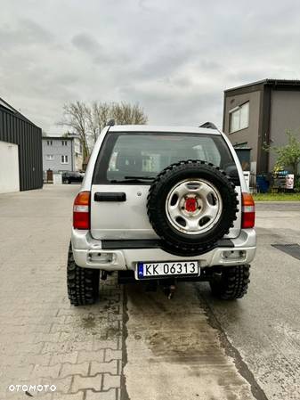 Suzuki Grand Vitara 2.0 - 28