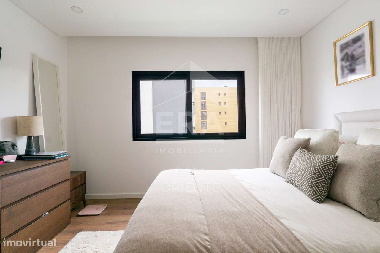 Apartamento T2 moderno com garagem em Grijó-17