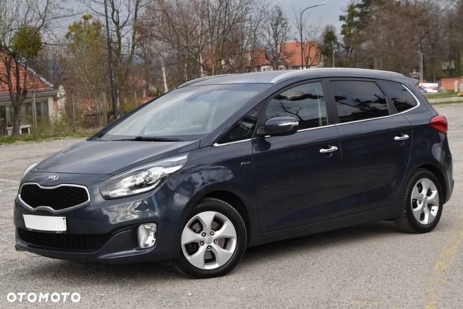 Kia Carens - 3