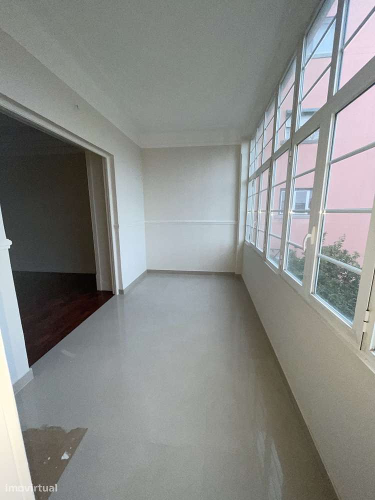 Espaçoso T6 Renovado nas Avenidas Novas – Av. Defensores de Chaves - Grande imagem: 5/15