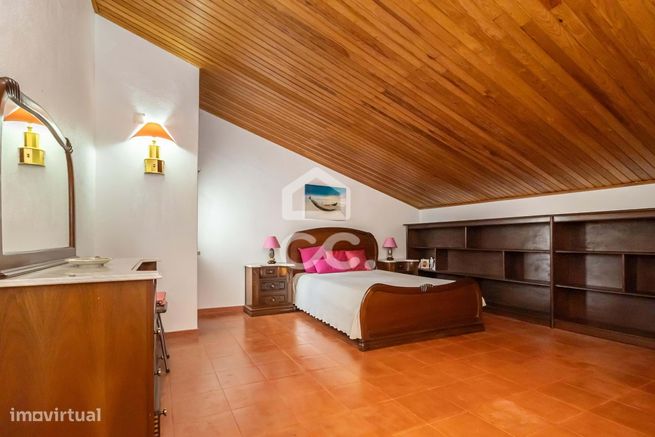 Moradia Isolada T8 em terreno de 1000 m2 em Belverde-44